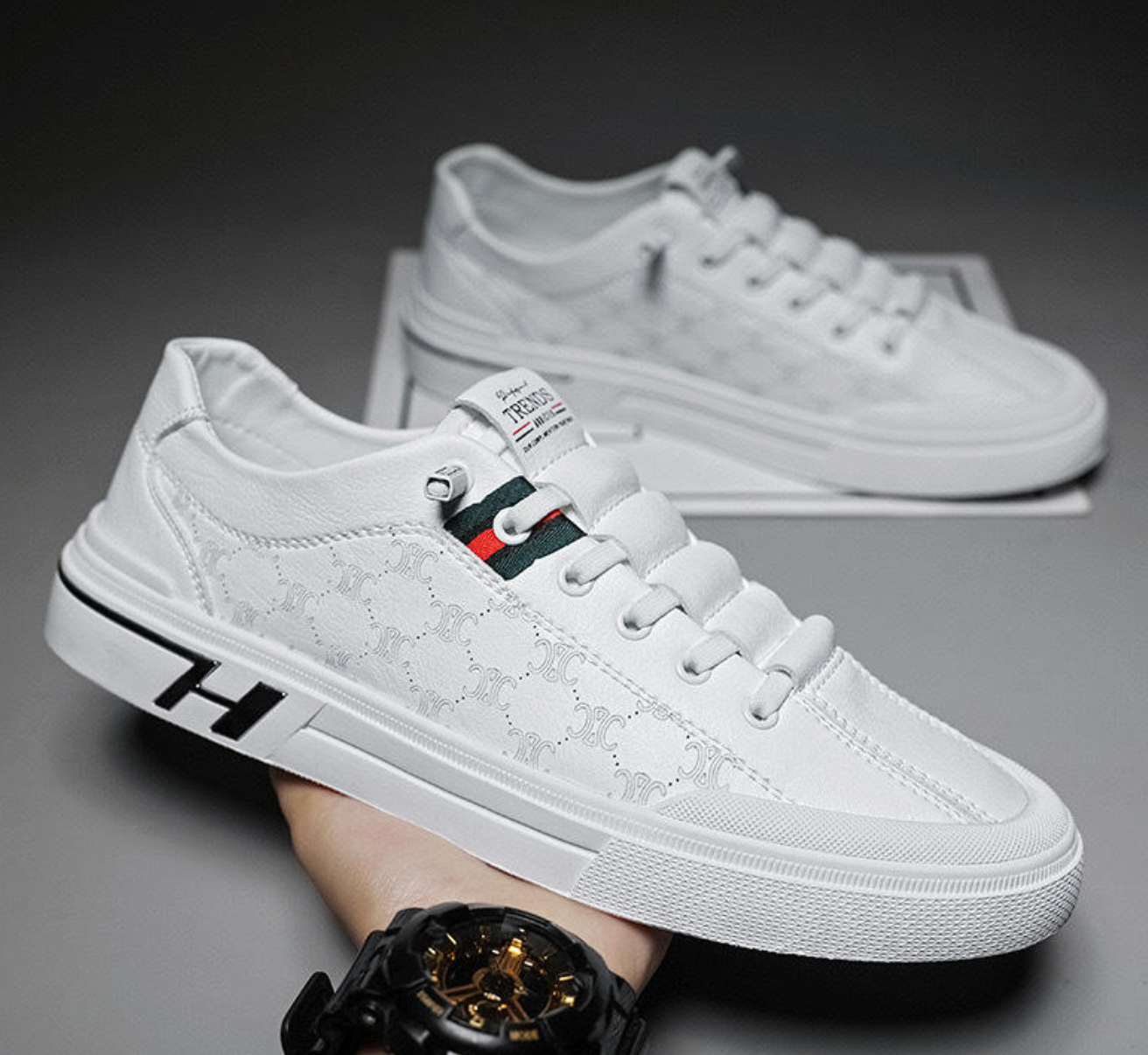 High-Quality Men’s Lace-Up Sneakers – Comfortable Fashion Sport & Walking Shoes